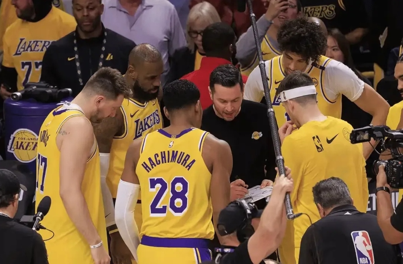 包含热火关键时刻失误不断，球队憾负对手，这里那么今年这个.的词条